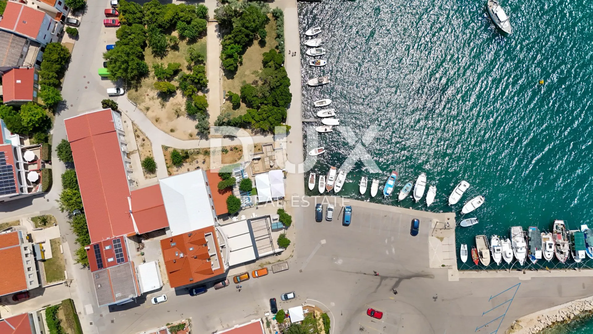 otok pag, pag - apartmanska kuća s restoranom u centru do mora - slika 6