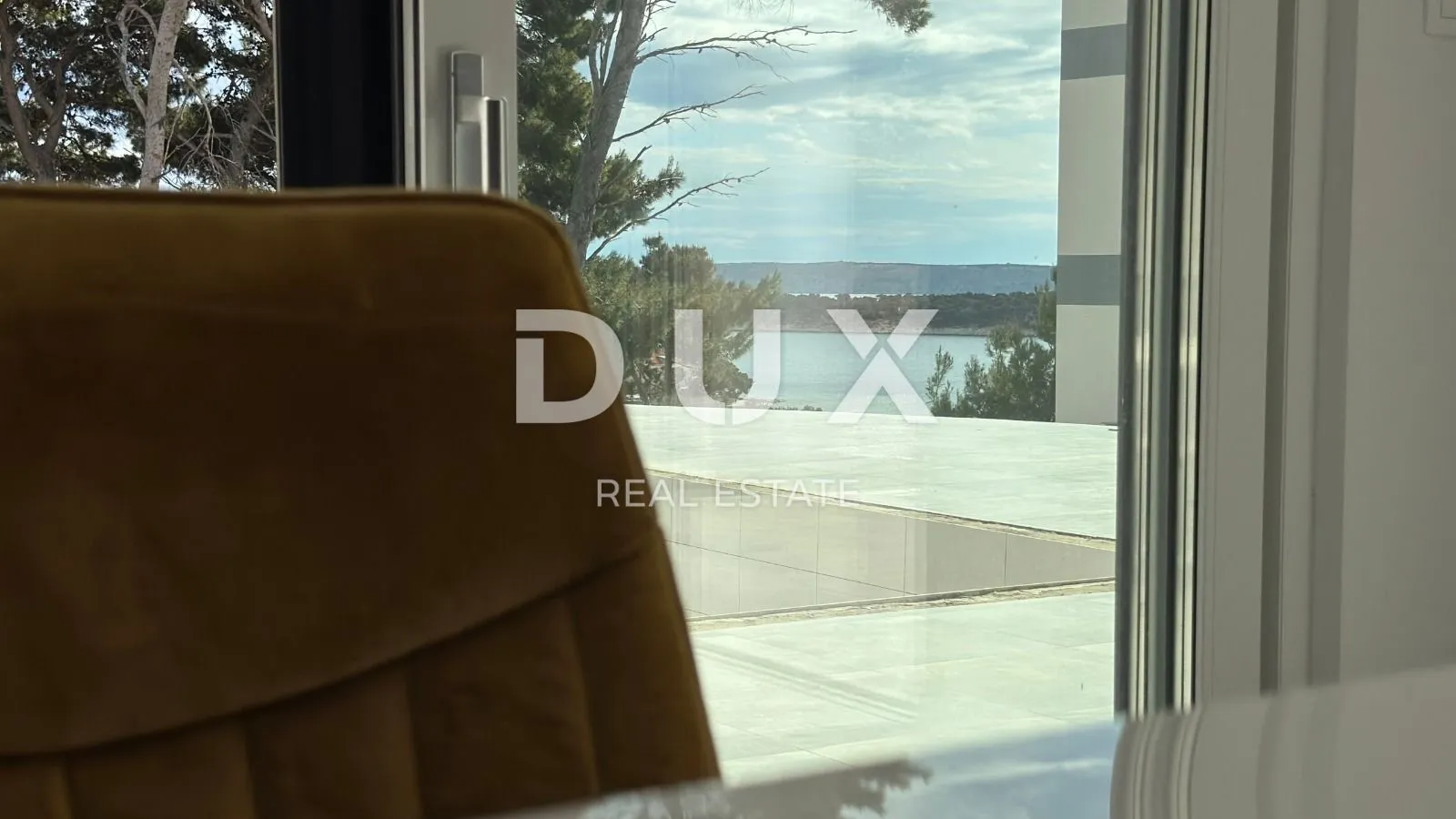 otok rab, banjol - ekskluzivan stan u prizemlju s bazenom - slika 12