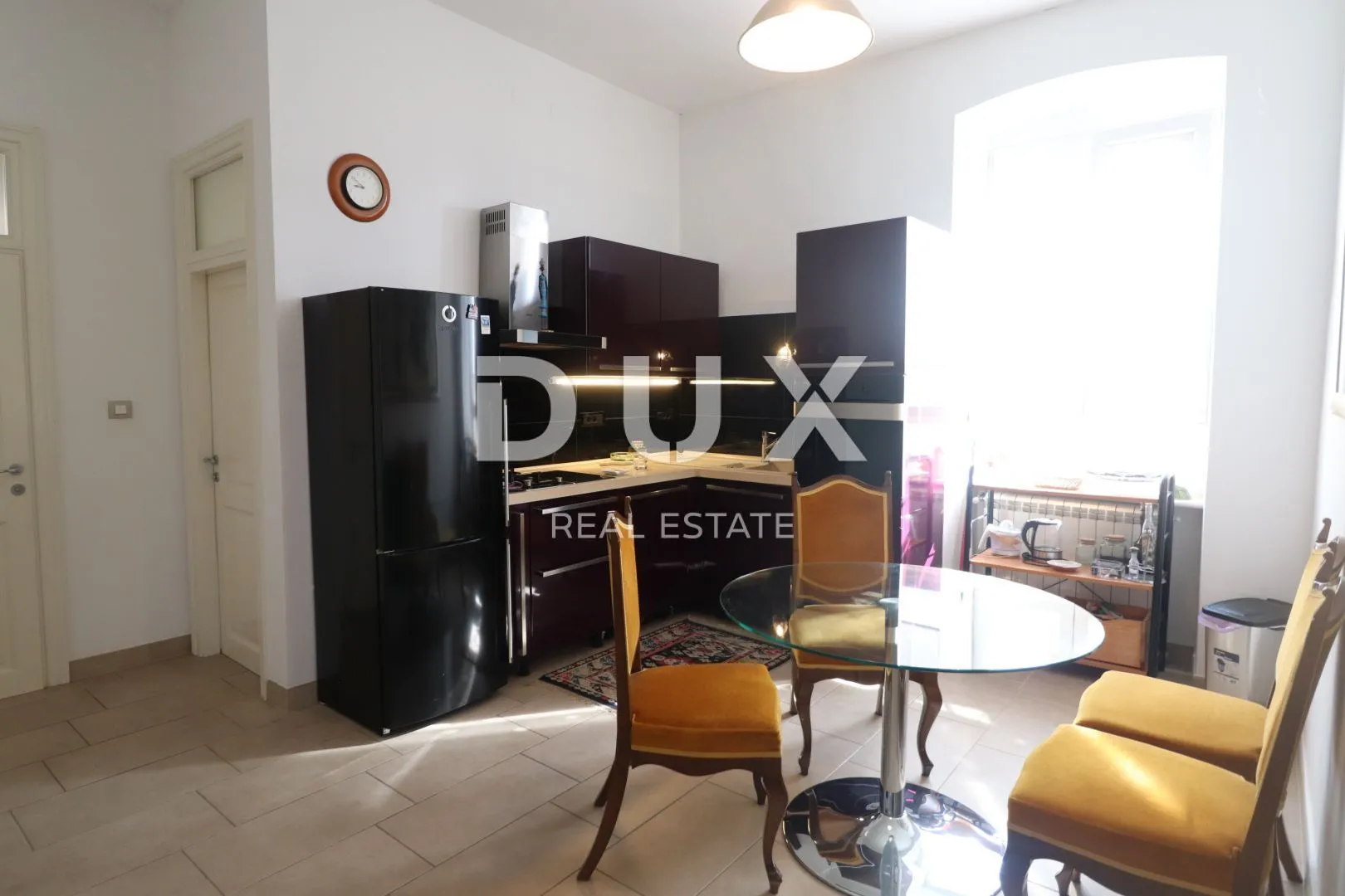 rijeka, centar - gospodski stan 2s+db, kompletno uređen - slika 17