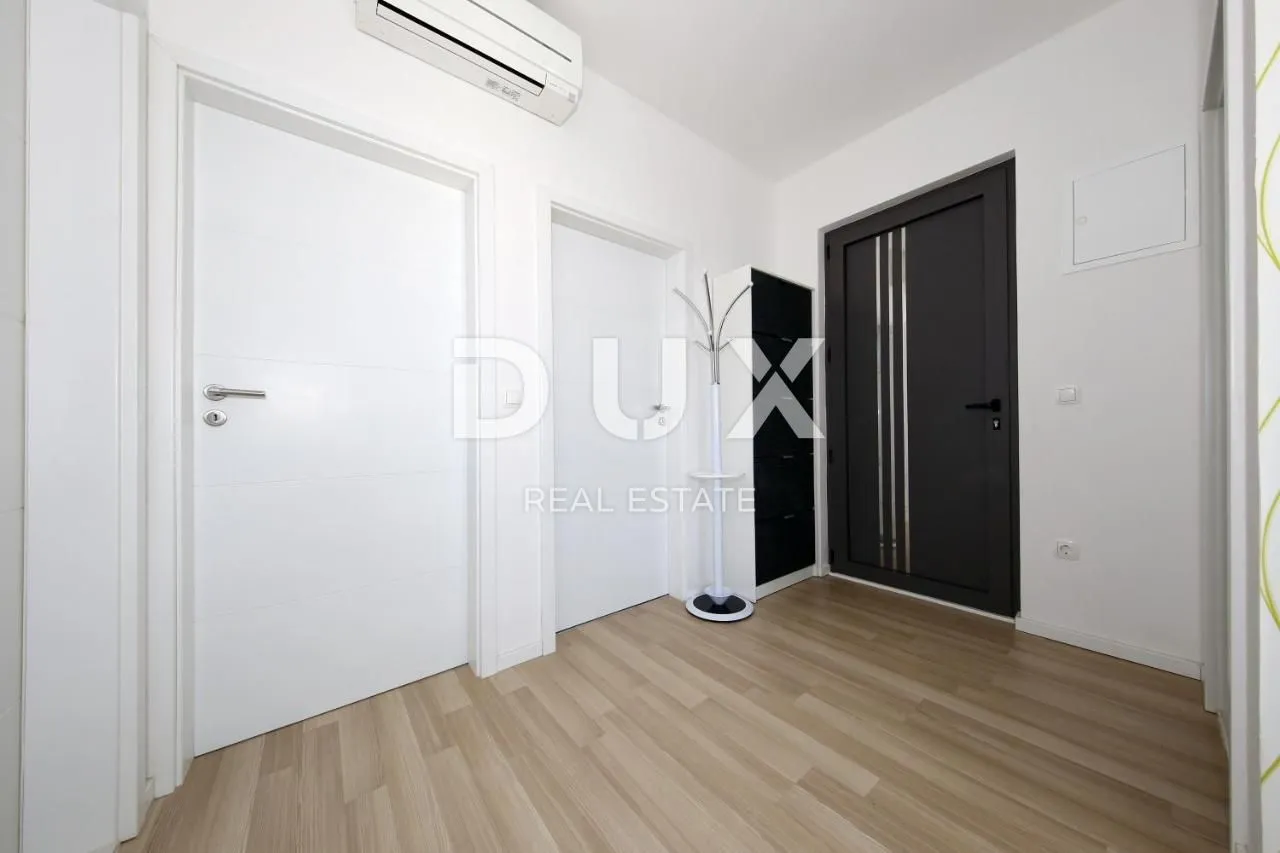 zadar, zaton - moderna vila s grijanim bazenom - slika 12