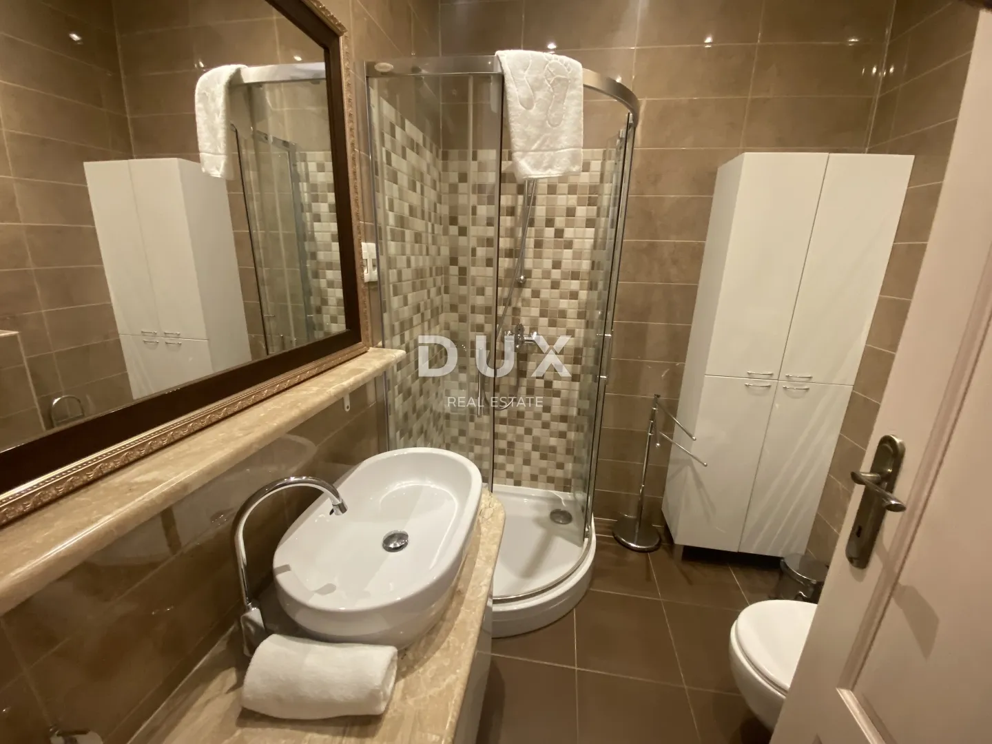 rijeka, centar - stan s dva apartmana - slika 17