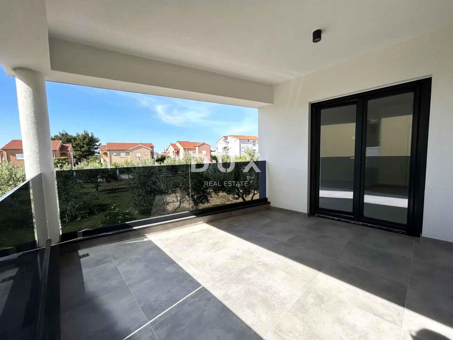 šibenik, vodice – dvosoban stan s 2 velike terase (25 m²), novogradnja - slika 9