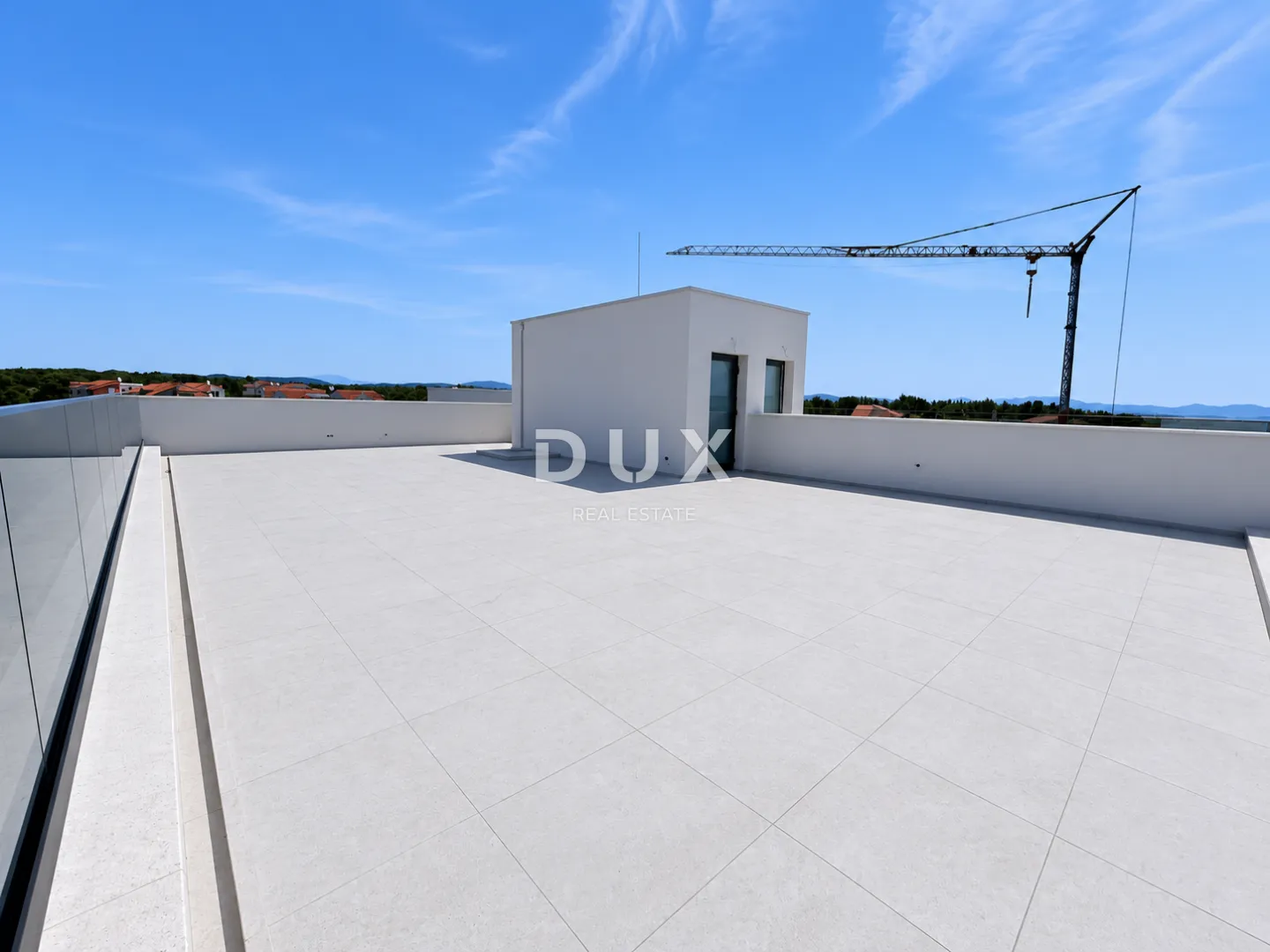 vodice, srima – penthouse s liftom, krovna terasa 109 m², 70m od plaže - slika 5