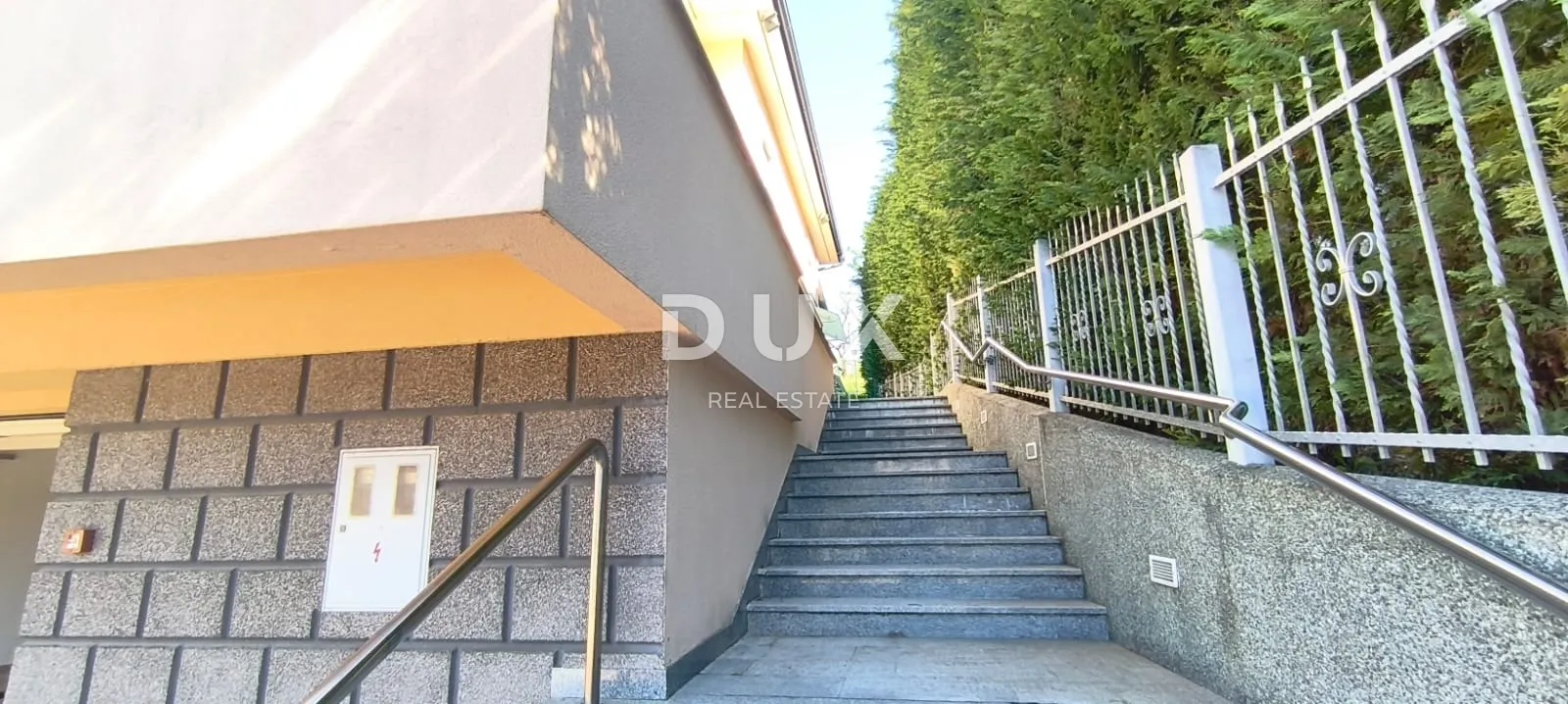 zagreb, mlinovi - luksuzna vila s panoramskim pogledom! - slika 45