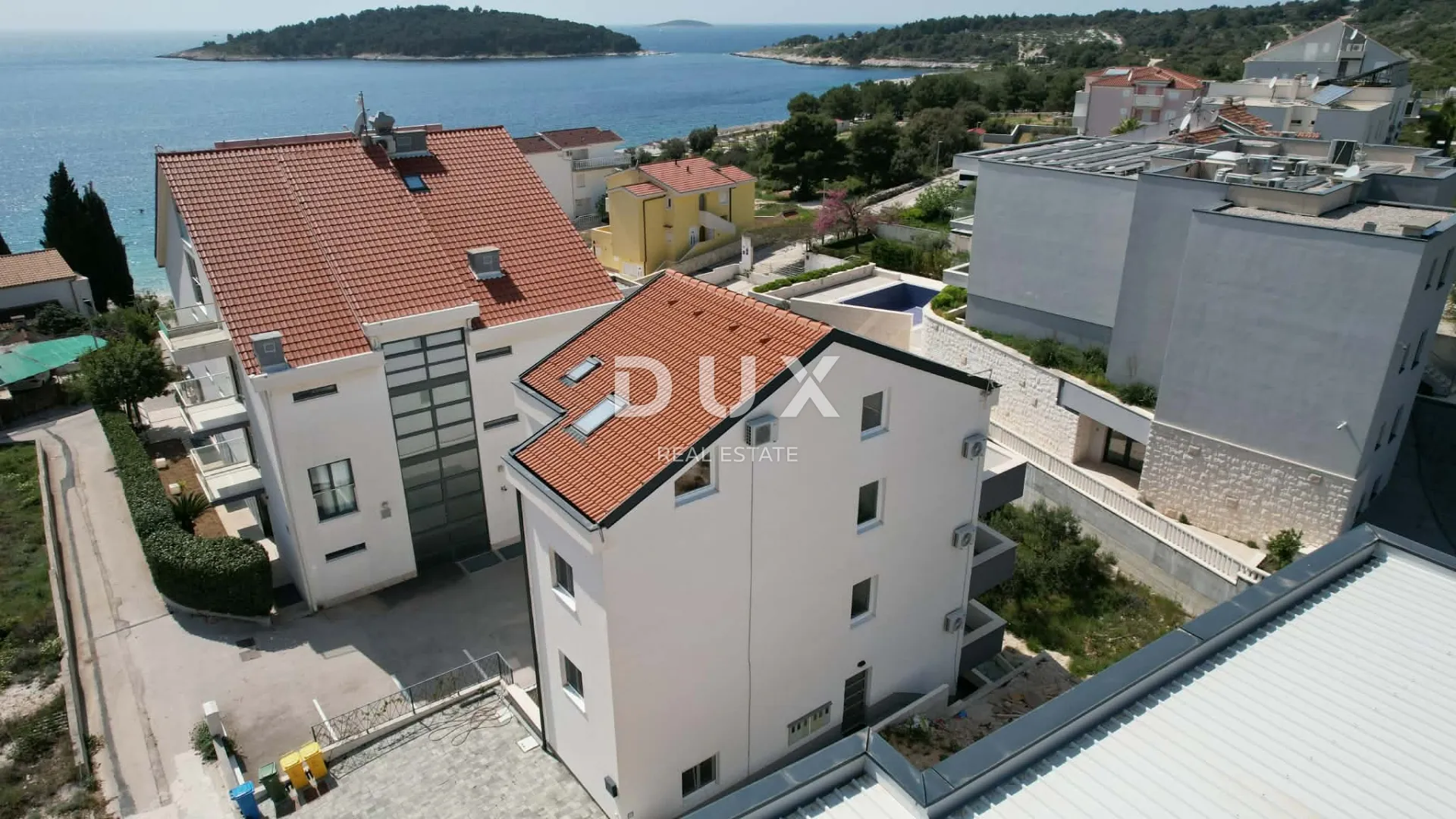 ROGOZNICA, ZEČEVO – Nova apartmanska zgrada s 5 jedinica, 90 m od mora - Zečevo Rogozničko, Rogoznica