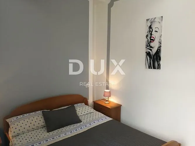 istra, pula - apartmanska kuća u strogome centru s bazenom i okućnicom - slika 42
