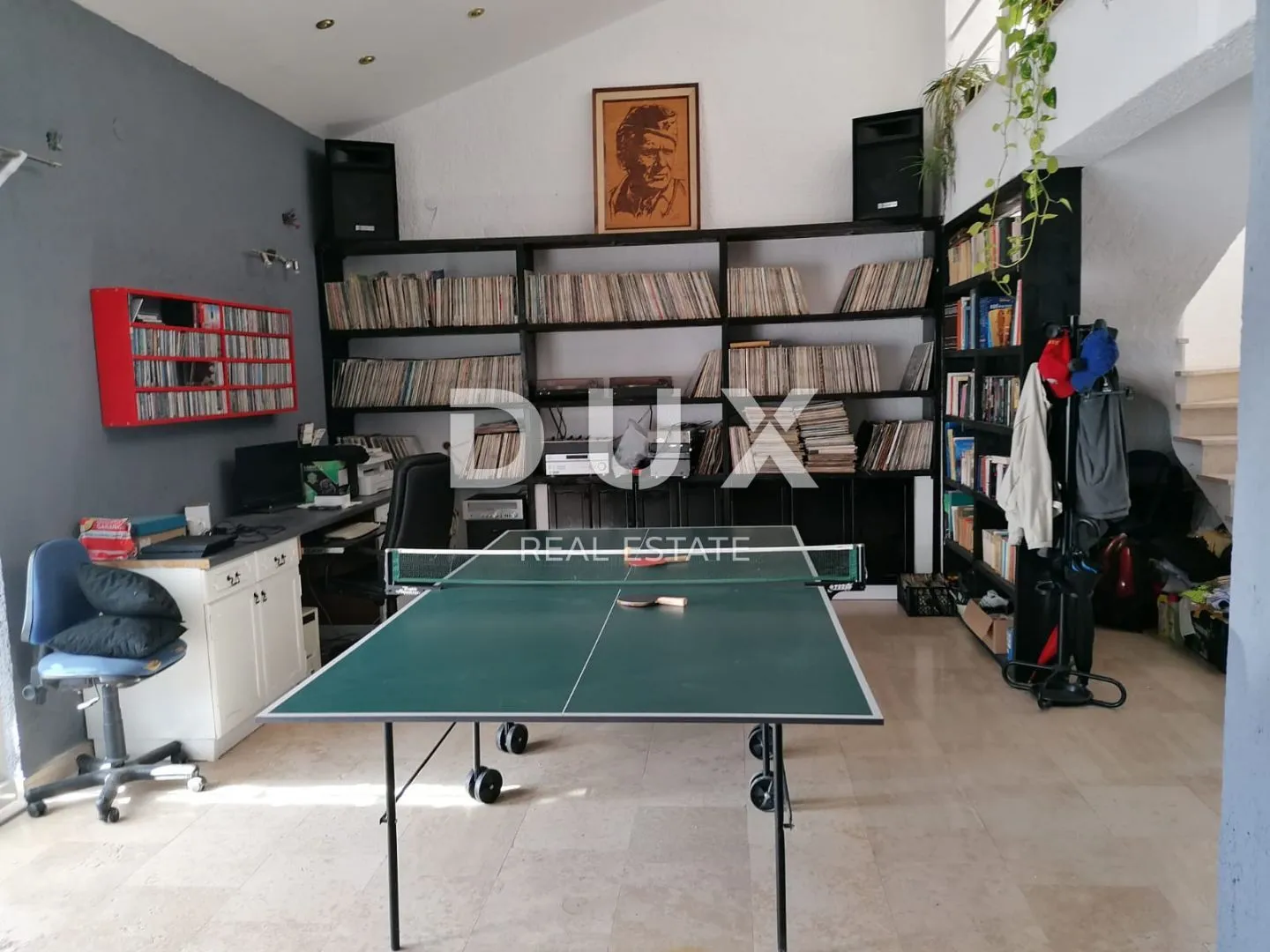 istra, pula - velika obiteljska kuća s 2 apartmana, konobom i garažom - slika 9