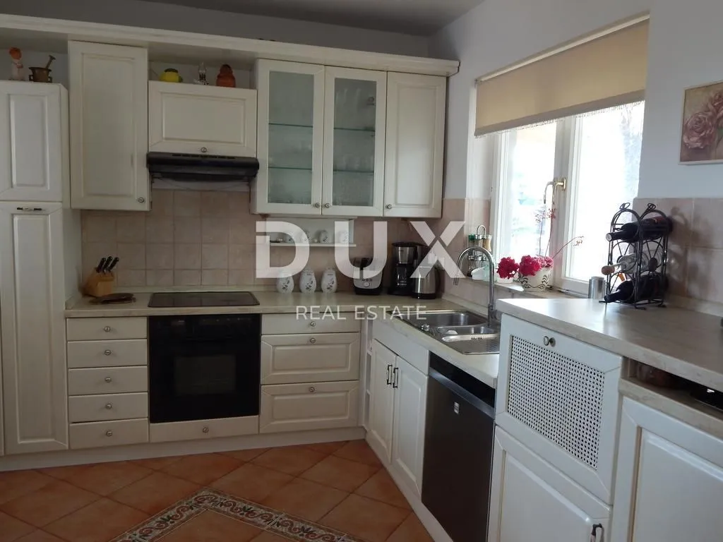 istra, umag - jedinstvena vila s bazenom, prvi red do mora - slika 64