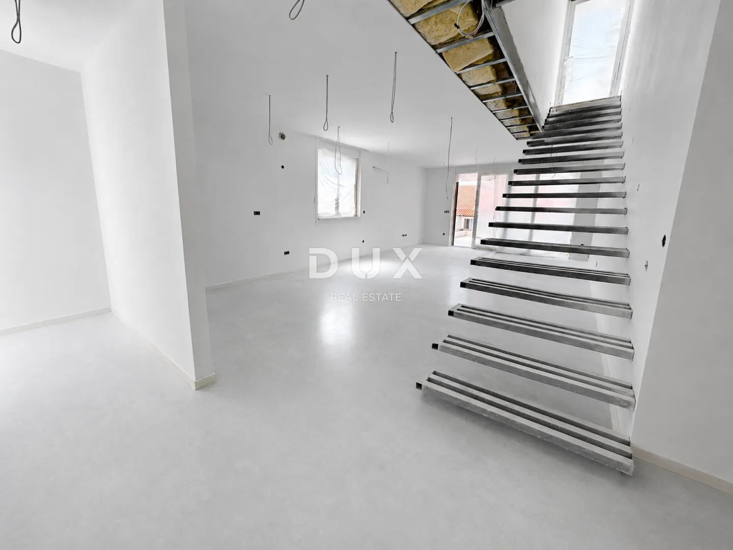 vodice, srima – penthouse s krovnom terasom, pogledom na more i liftom - slika 10