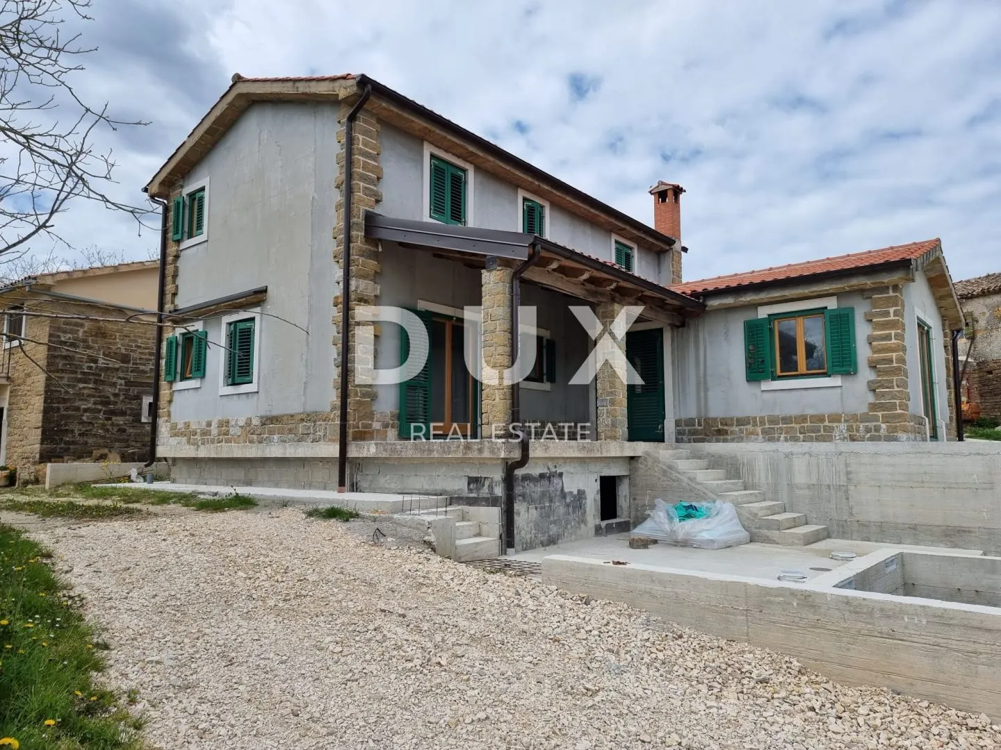 istra, pazin - samostojeća kuća s bazenom - slika 3