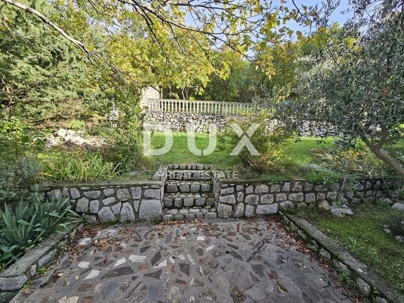 klenovica- dvojna kuća/villa 320m2 s pogledom na more + okoliš 400m2 - slika 16