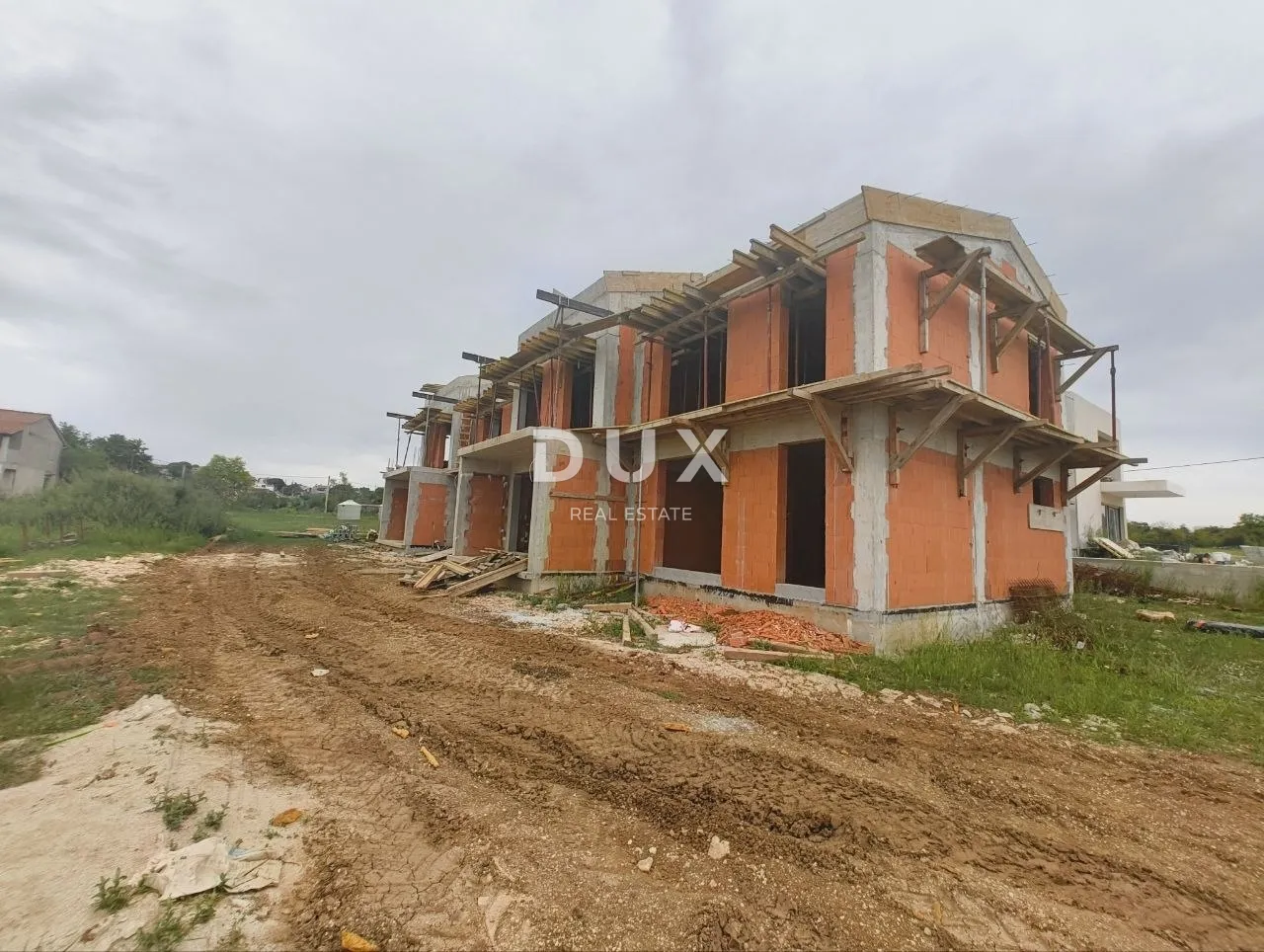 istra, poreč - četverosoban stan na katu - slika 10