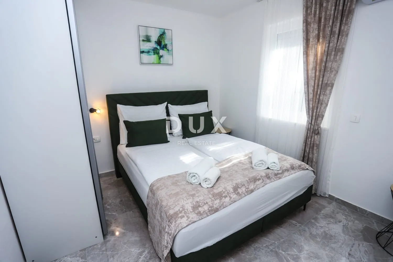 istra, poreč - prekrasna kuća s vrtom i bazenom - slika 11