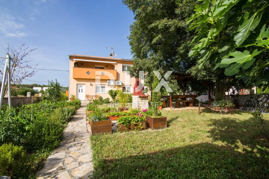 biograd na moru - ekskluzivna prilika – kuća s 4 apartmana i prostranim stanom – centar! - slika 46