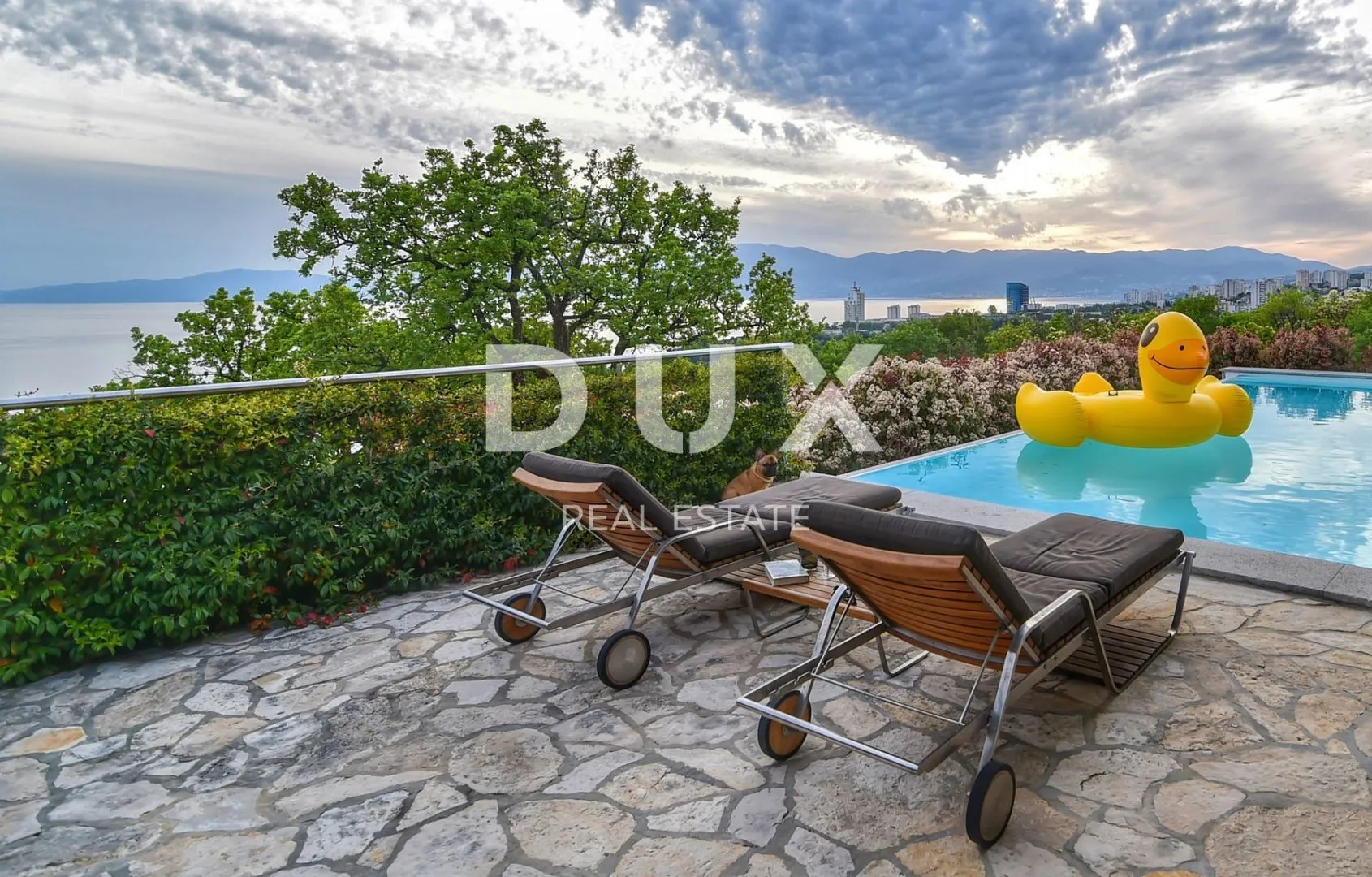 kostrena - predivna vila s bazenom na parceli od 2200m2 - slika 21