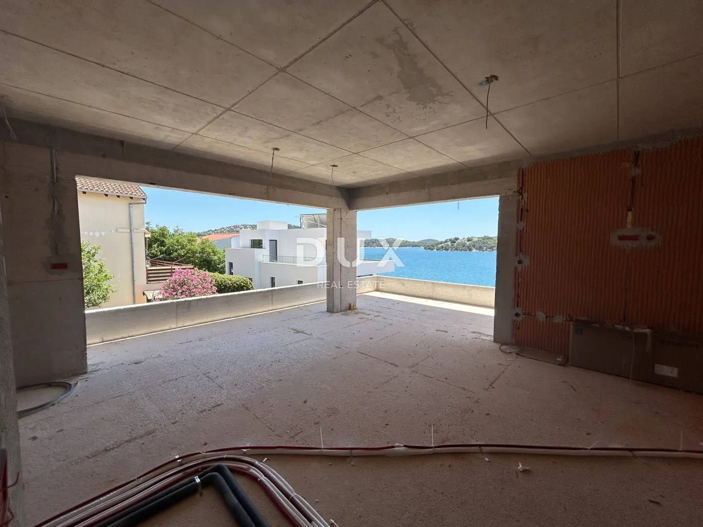 šibenik, tisno – stan s prekrasnim pogledom na more, 2. red uz more, top oprema - slika 17