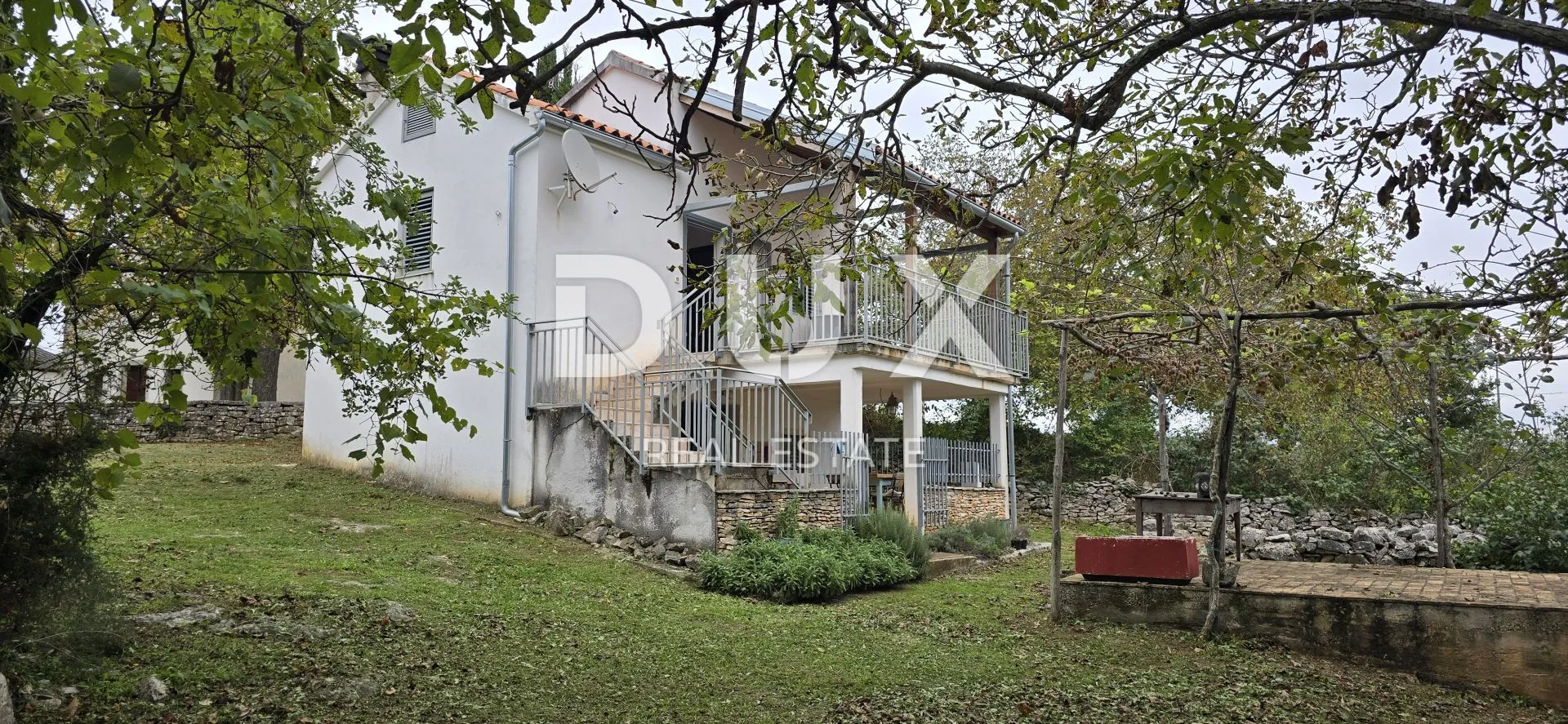 istra, oprtalj - imanje od dvije kuće s pripadajućom okućnicom na ugodnoj lokaciji, prilika! - slika 27