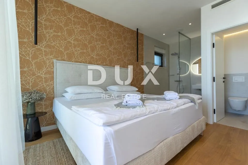 zadar, zaton - vila prvi red uz plažu - slika 22