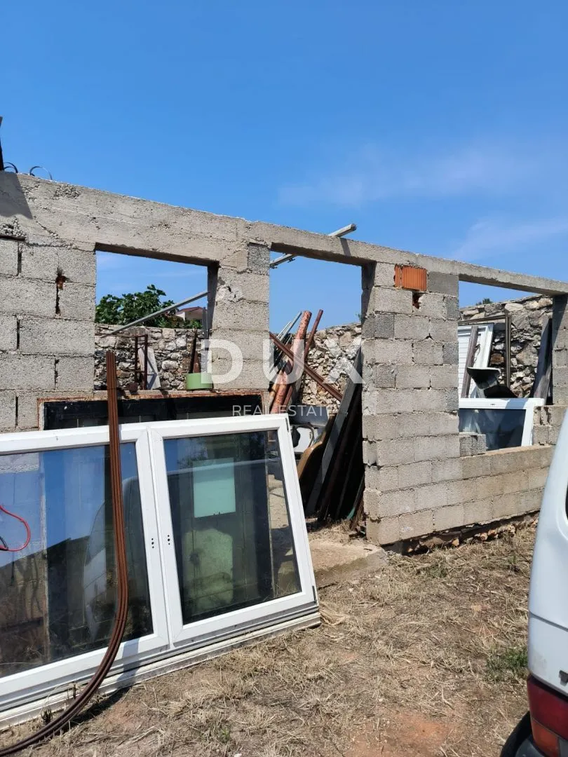 istra, pomer poljoprivredno zemljište s objektom! 1km od mora! - slika 9