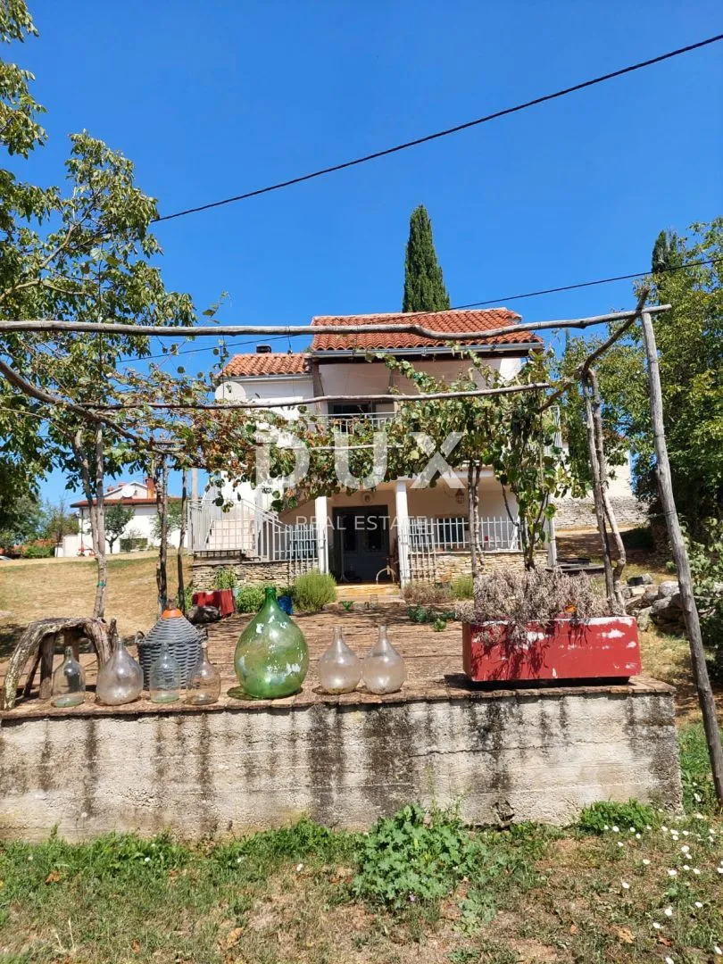 istra, oprtalj - imanje od dvije kuće s pripadajućom okućnicom na ugodnoj lokaciji, prilika! - slika 1