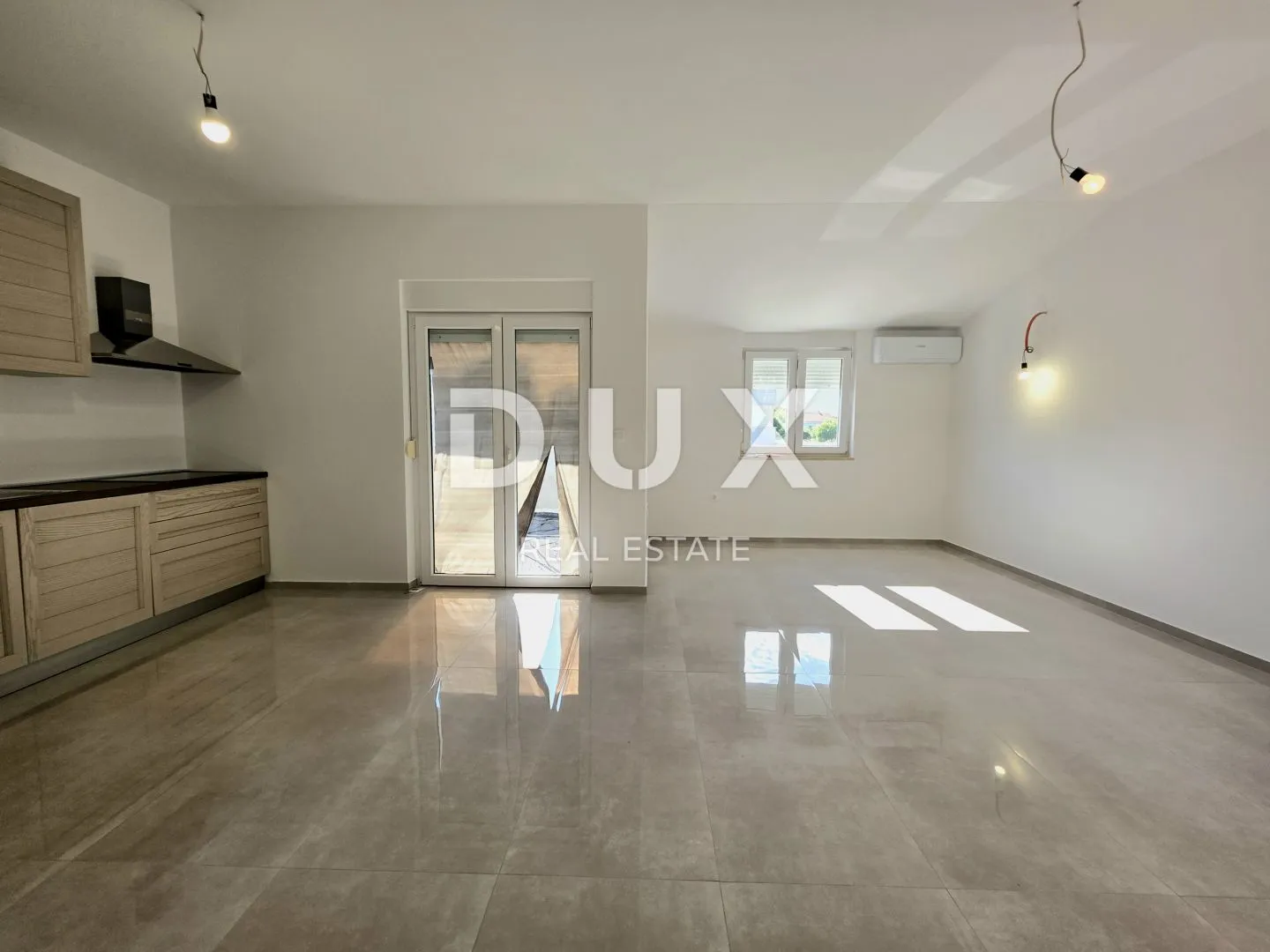 istra, šišan - apartmanska kuća s dvije stambene jedinice i pomočnim objektom - slika 7