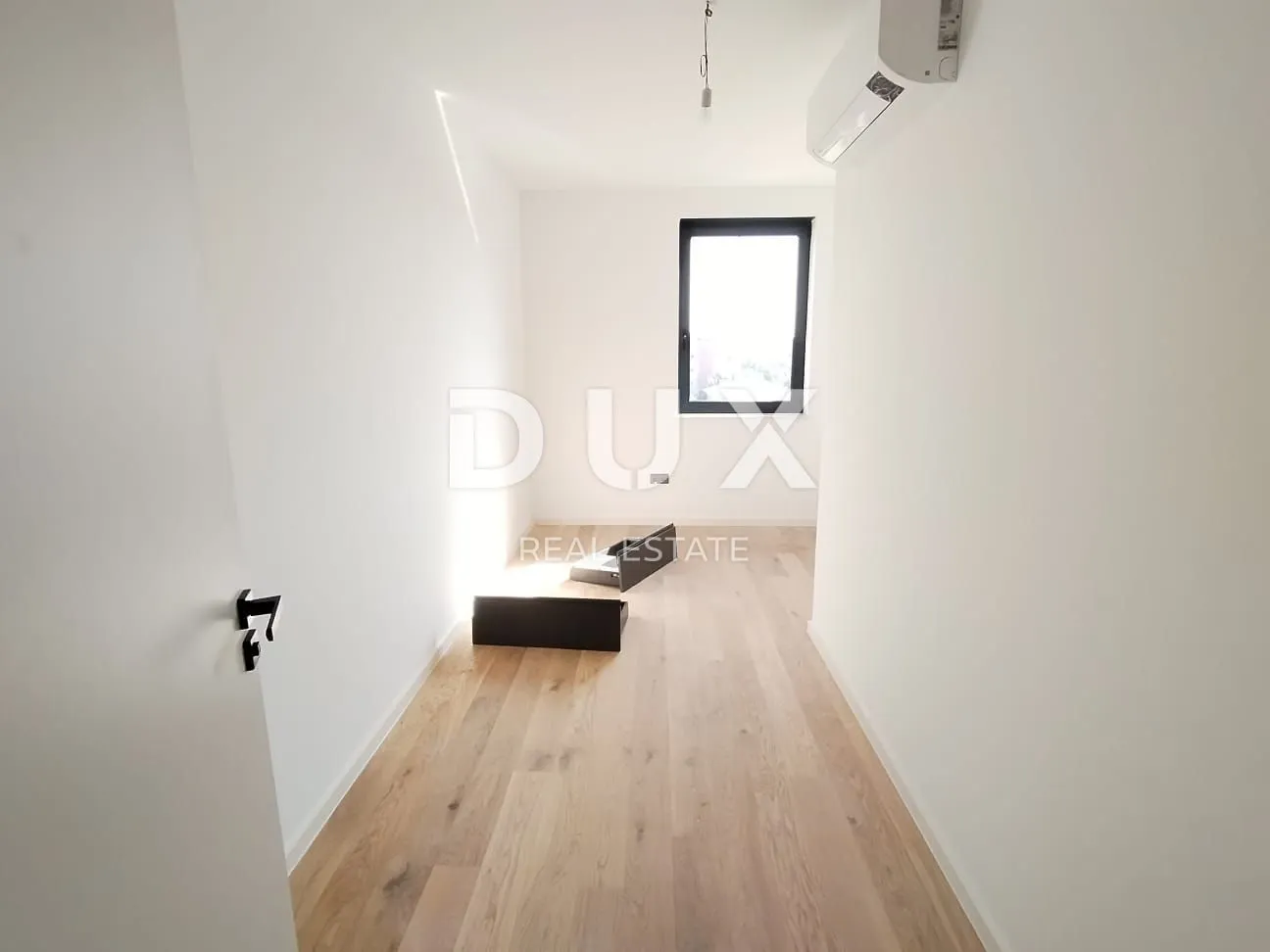 istra,pula -luksuzni smart home stan u centru 130m2! - slika 18