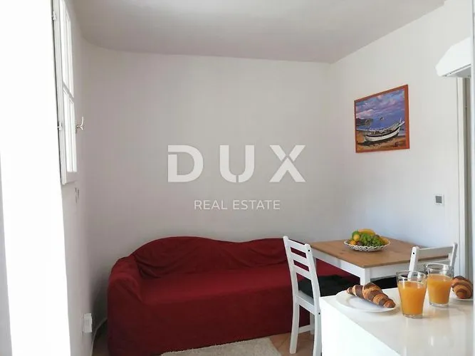 istra, pula - apartmanska kuća u strogome centru s bazenom i okućnicom - slika 6