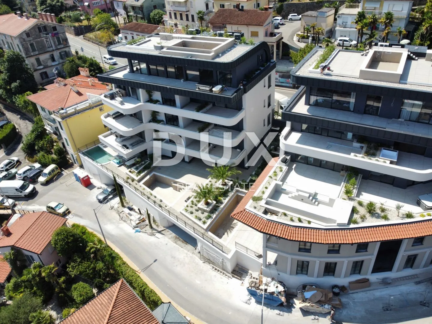 OPATIJA, CENTAR – luksuzan objekt od 155m2 s privatnim bazenom, wellness, concierge, recepcija, garaža