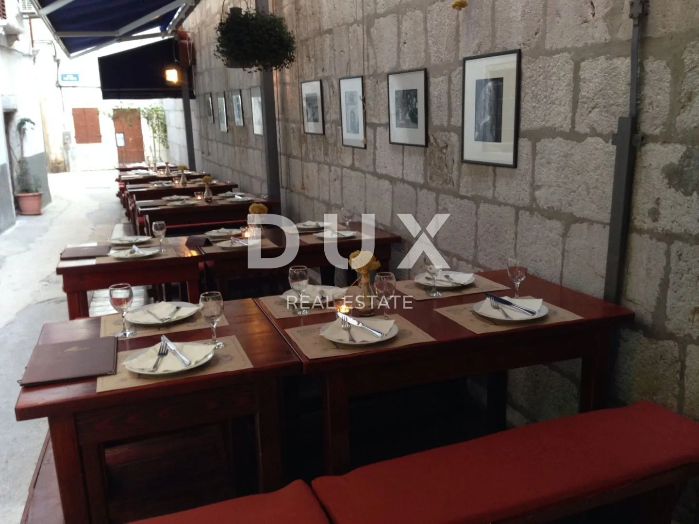 otok cres, grad cres - stara jezgra kuća, restaurant, dvoetažni stan, apartmani - slika 7