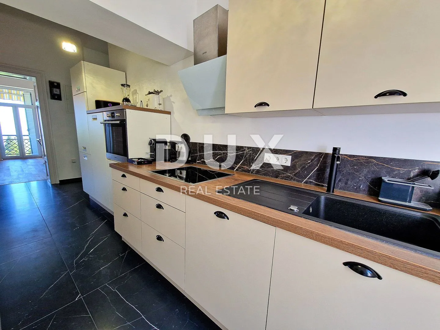 opatija, centar - stan od 100 m2, drugi red do mora - slika 8