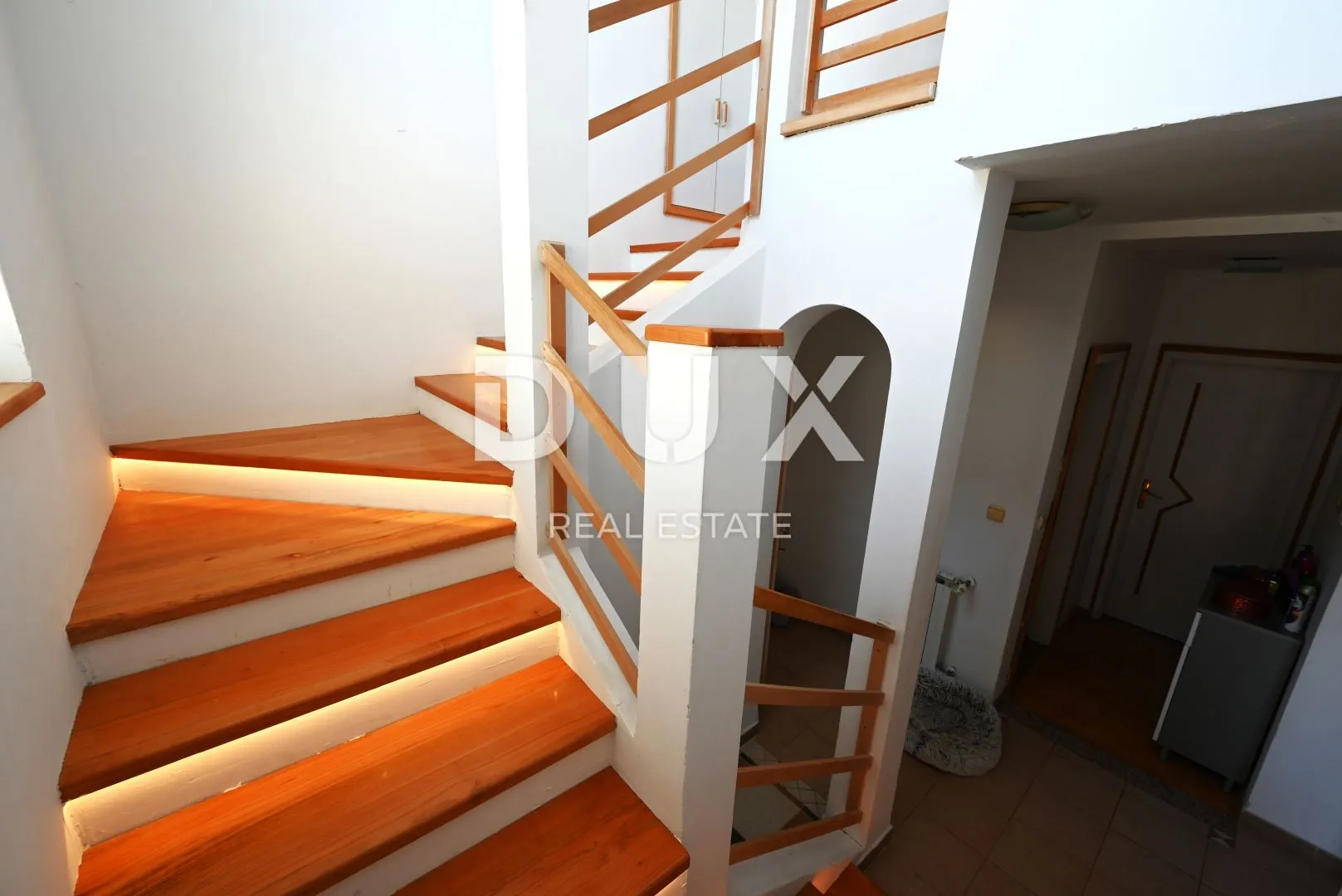 istra, pula obiteljska vila s pogledom na more! - slika 33