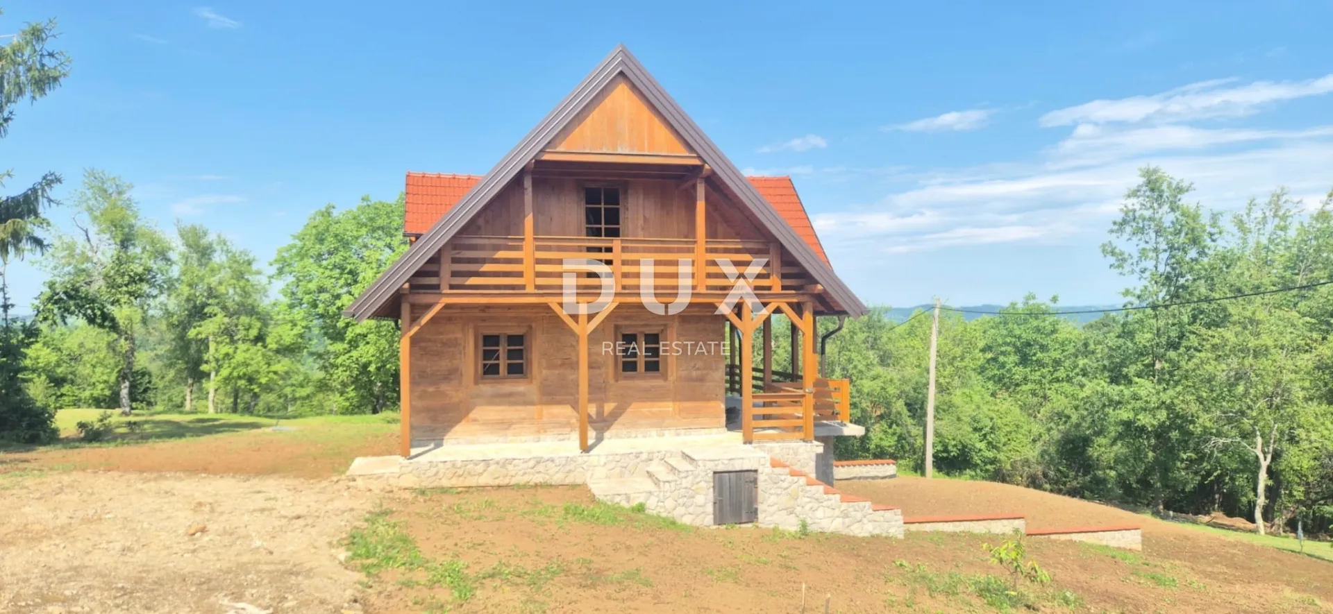 SLUNJ, GORNJI LAĐEVAC - Atraktivna investicija u izgradnji – tradicionalne kuće i 10.000 m² građevinskog zemljišta - Gornji Lađevac, Slunj