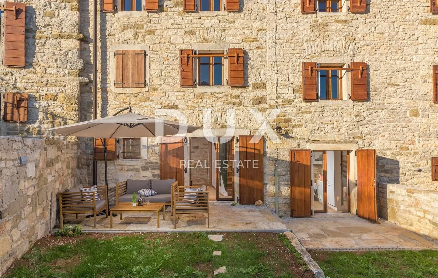 istra, grožnjan - prekrasno imanje sa 5 stambenih jedinica - slika 26