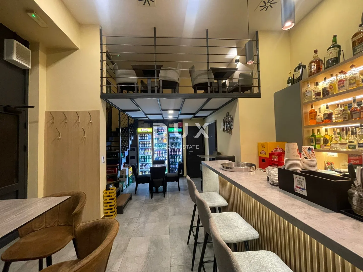 zagreb, dubrava - uhodani caffe bar s galerijom i terasom – mogućnost prenamjene - slika 9