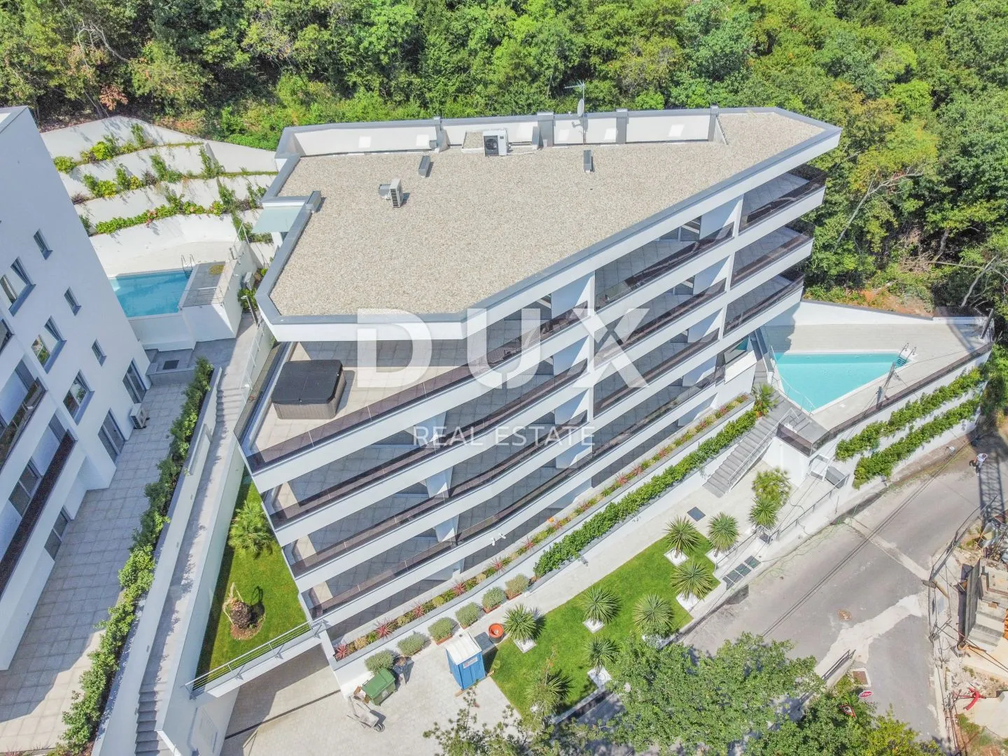 OPATIJA, CENTAR - odličan penthouse u novogradnji s pogledom na more, zajednički bazen, garaža