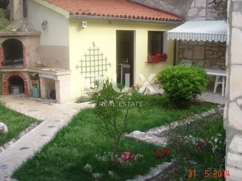 istra, pula - kuća s tri stambene jedinice i poslovnim prostorom u centru grada! prilika - slika 4