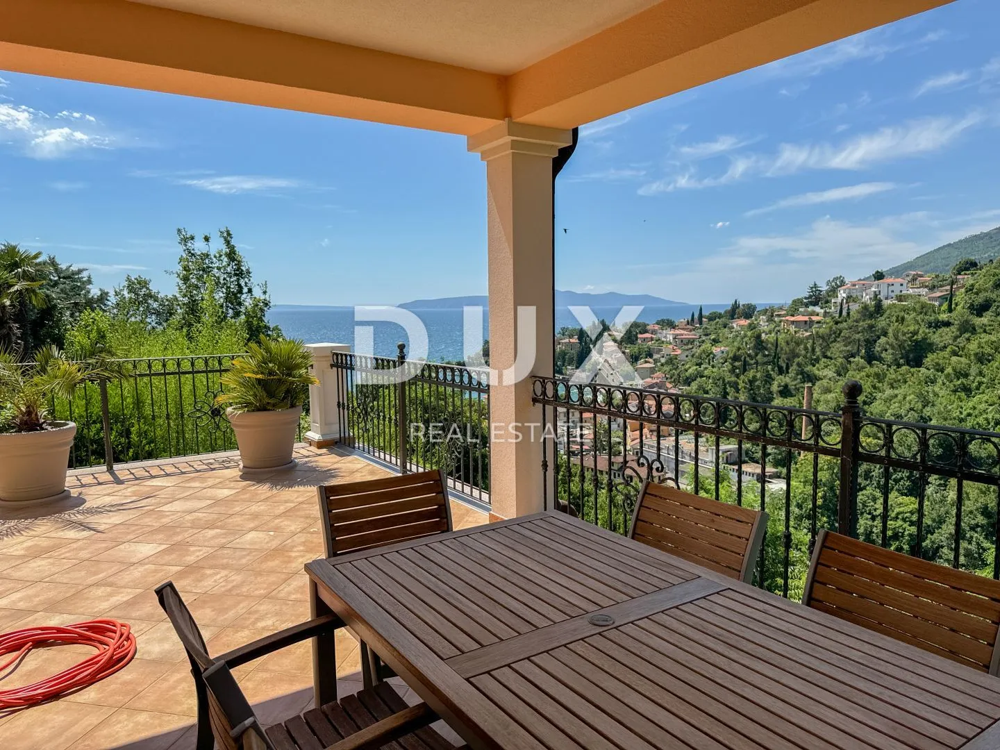 OPATIJA, IČIĆI – jedinstvena etaža u mediteranskoj kući novije gradnje s prekrasnim pogledom na more - Oprić, Opatija