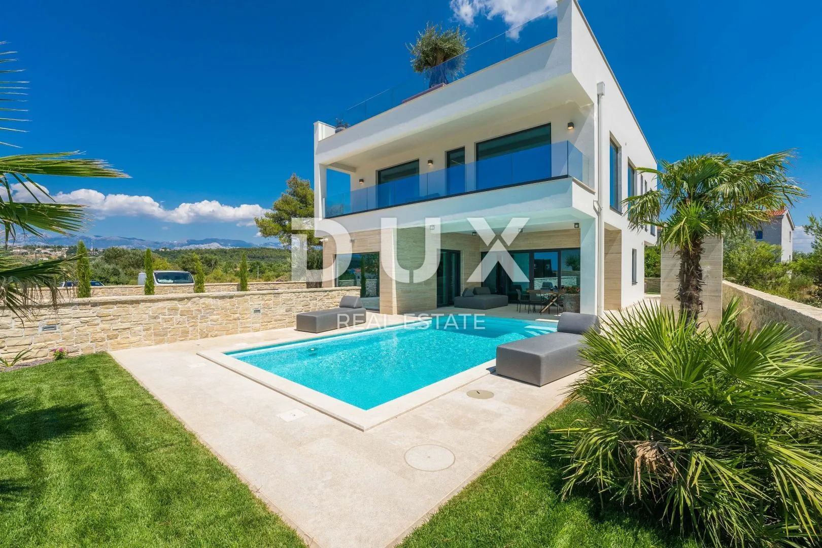 zadar, ljubač - luksuzna vila 2. red do mora - slika 2