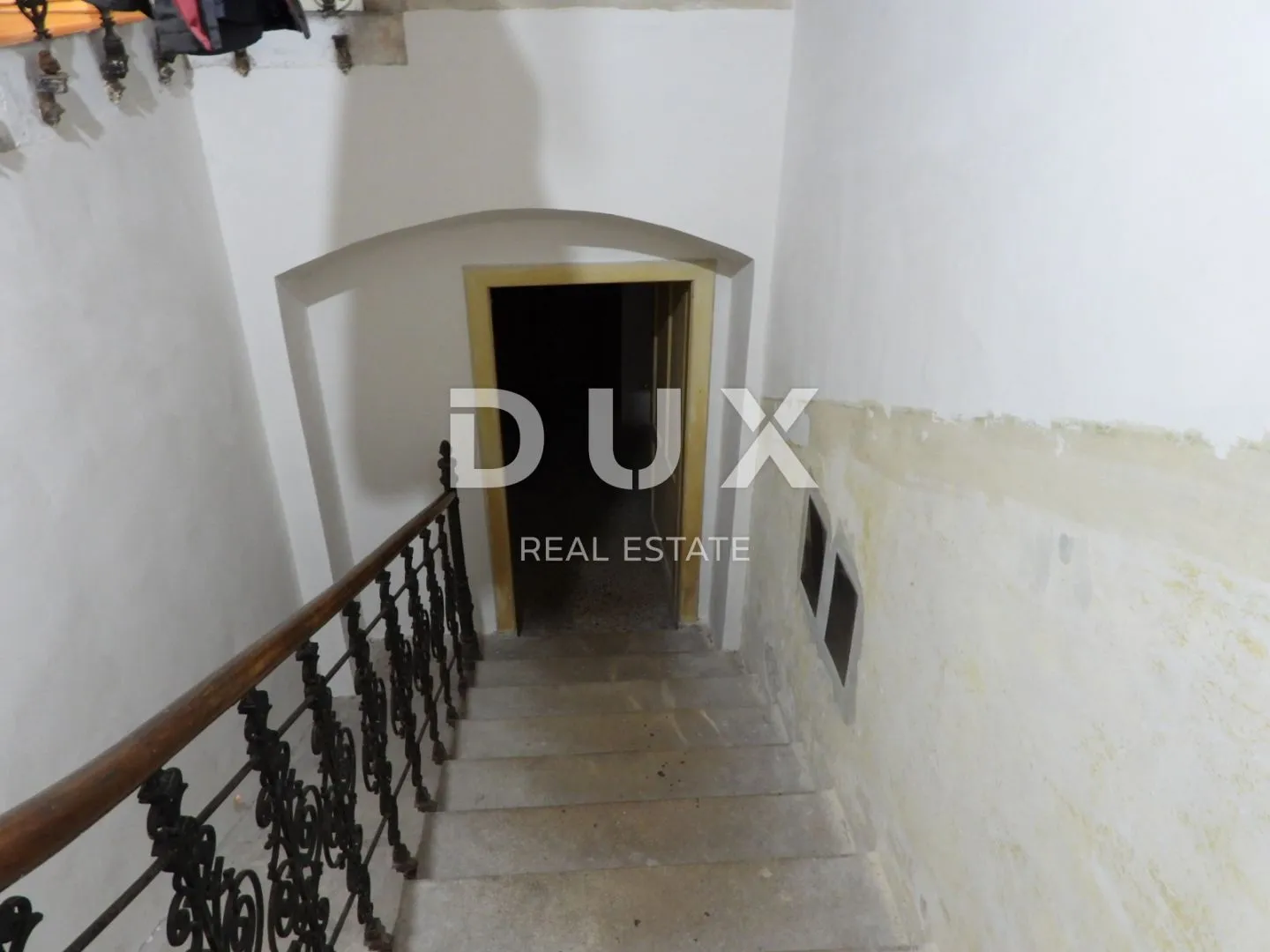 opatija, centar, vila, 484 m2, dva stana, 2. red do mora - slika 69