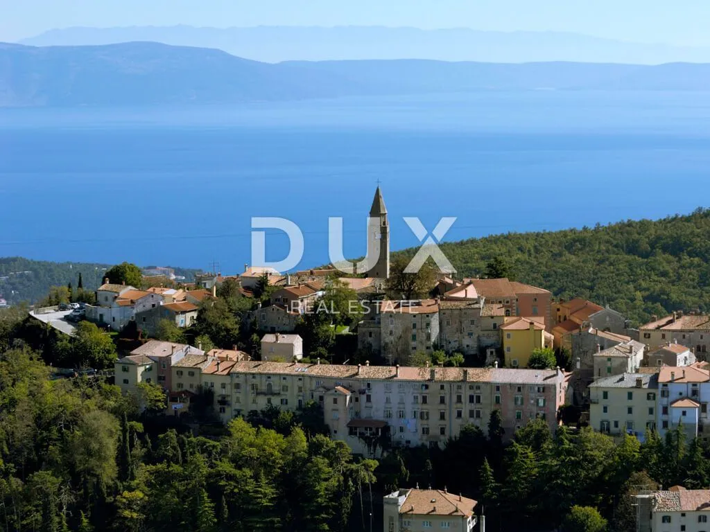 ISTRA, LABIN - Ruševina od 74 m2 s 2046 m2 građevinskog zemljišta