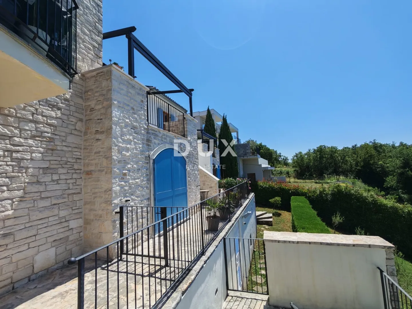istra, buje - kuća s bazenom i prekrasnim pogledom - slika 29
