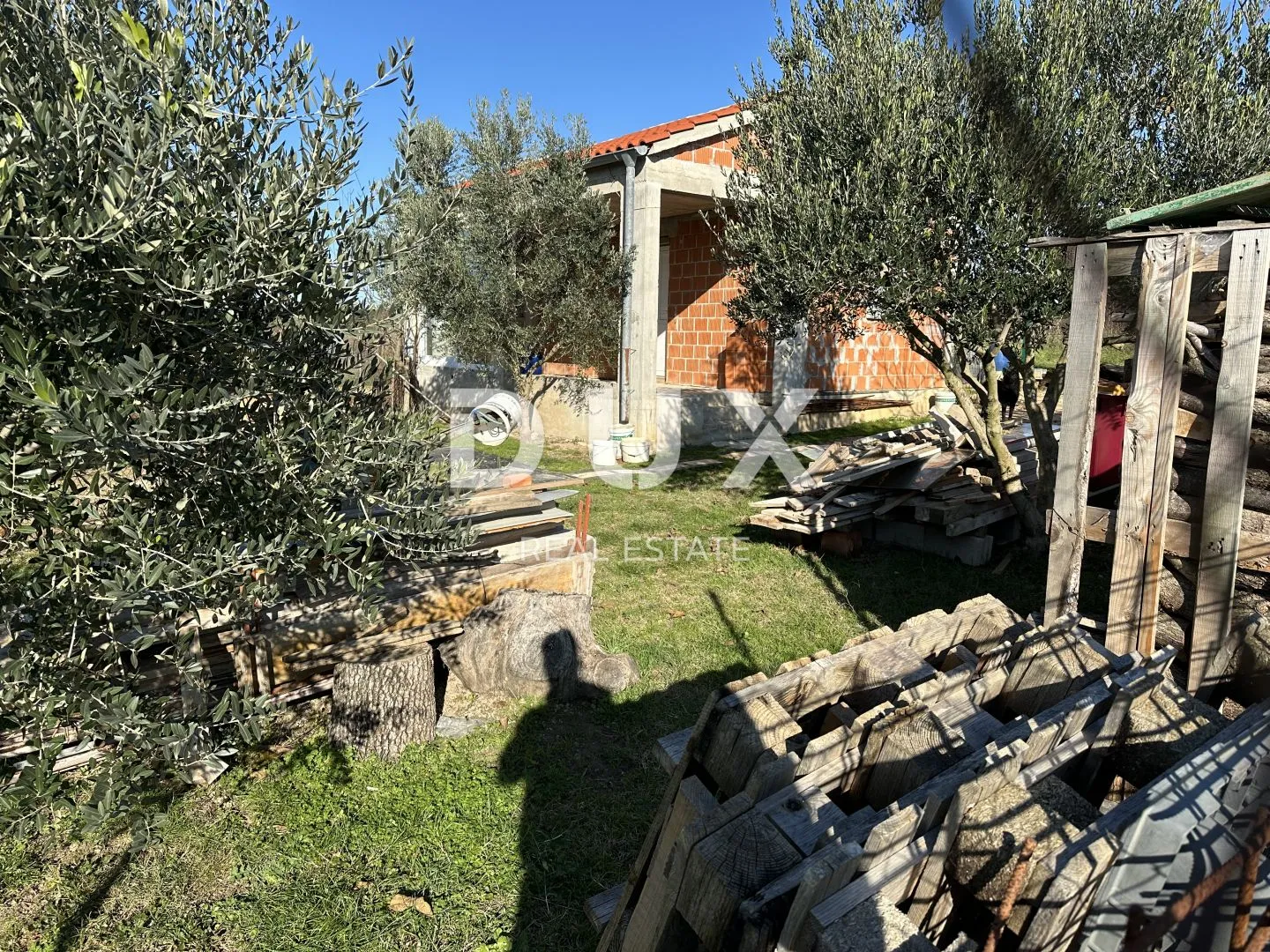 crno, zadar - ograđeno zemljište s vrtnom kućom! - slika 11
