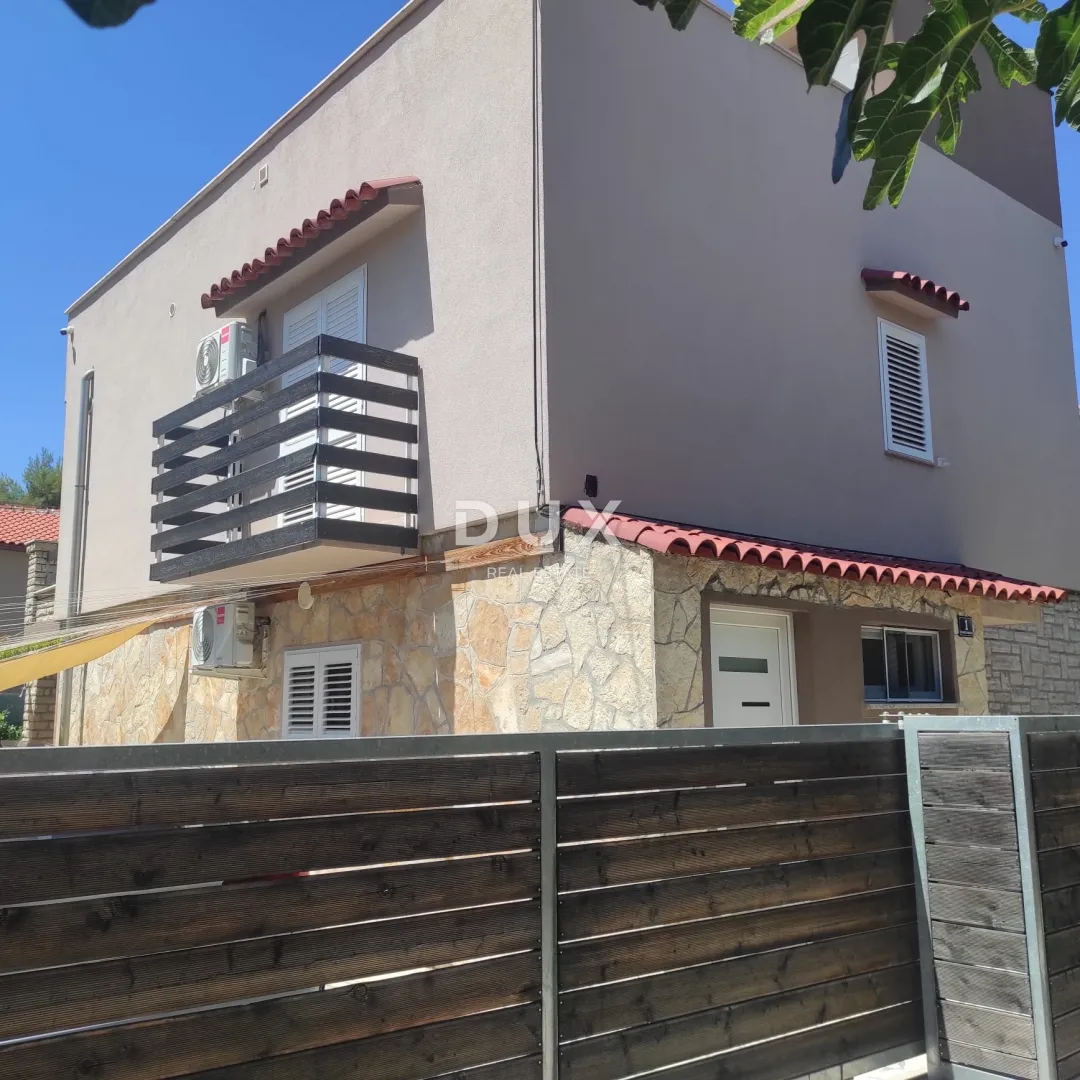 šibenik, pirovac - kuća s grijanim bazenom blizu mora - slika 3