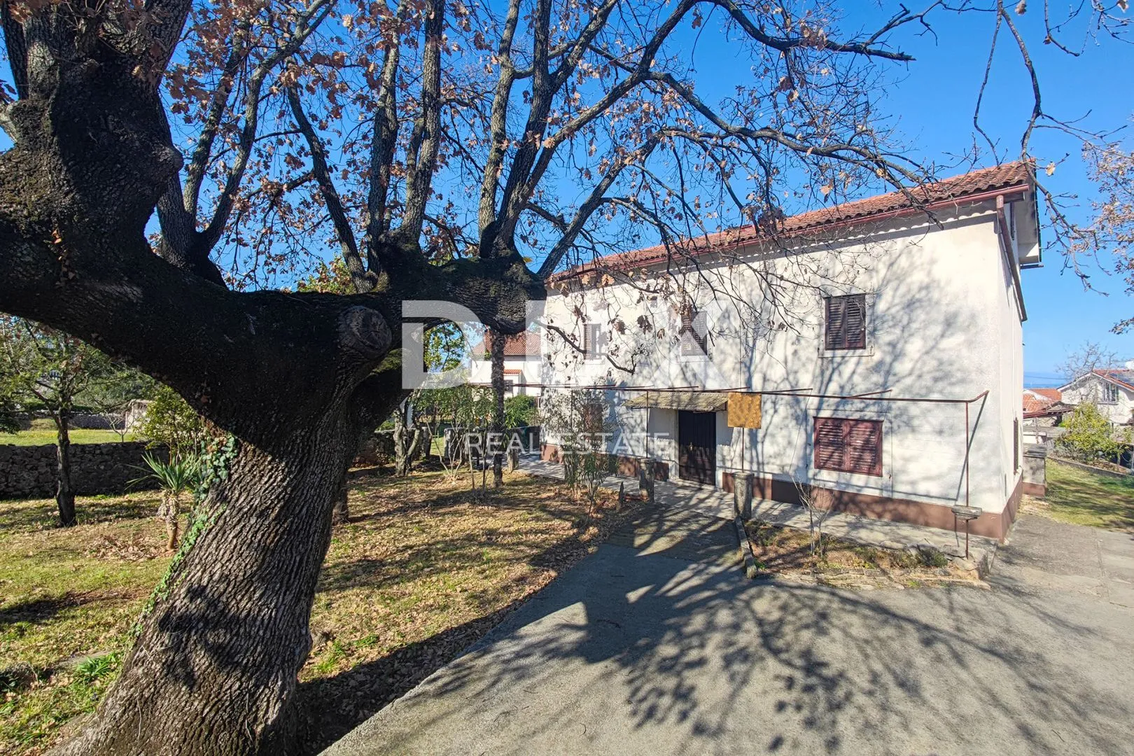 OTOK KRK, MALINSKA – Primorska kuća sa okućnicom - Bogovići, Malinska-Dubašnica