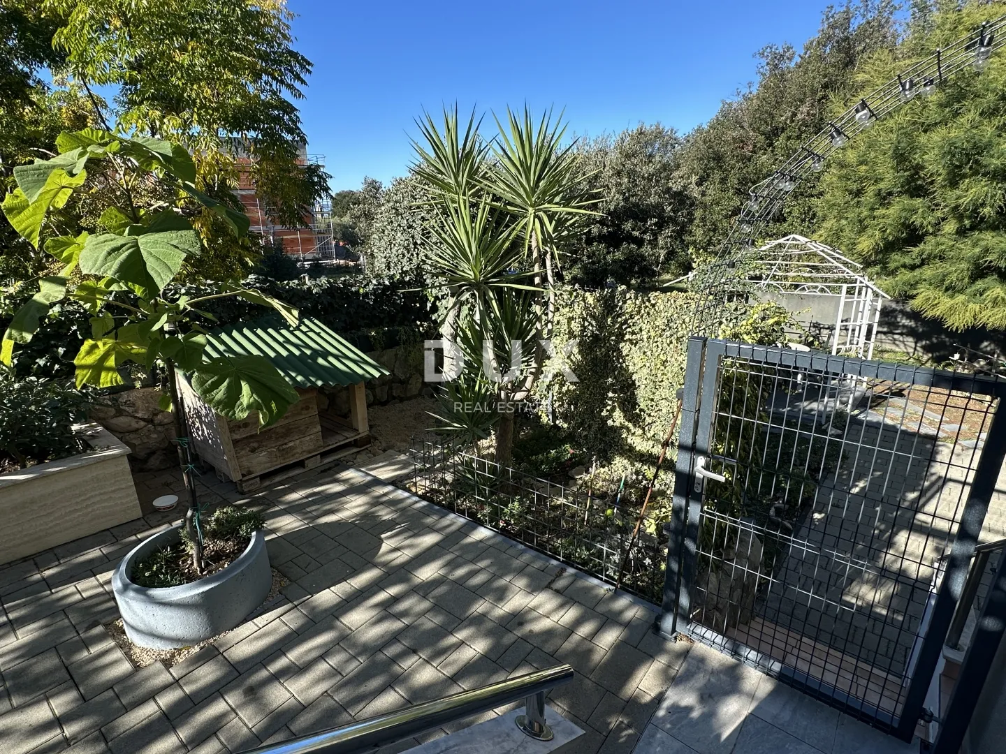 zadar, diklo – atraktivan apartman s vrtom i pogledom na more! - slika 20