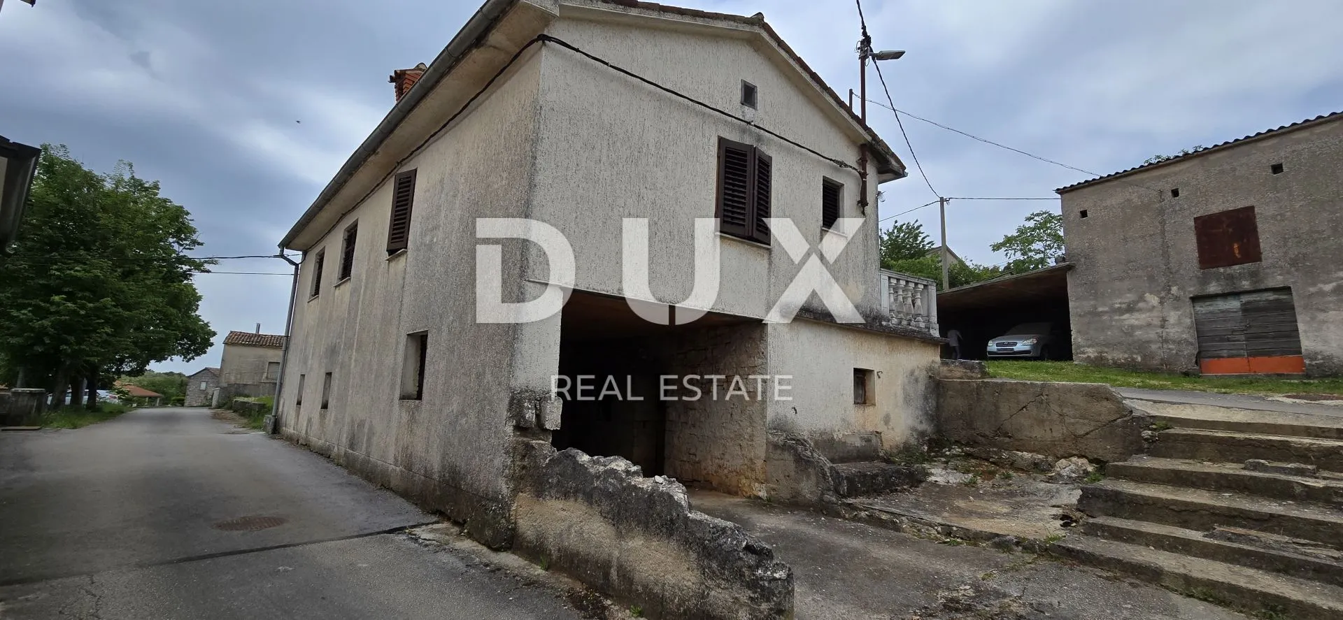 istra, pazin, okolica - samostojeća kuća s puno potencijala - slika 28