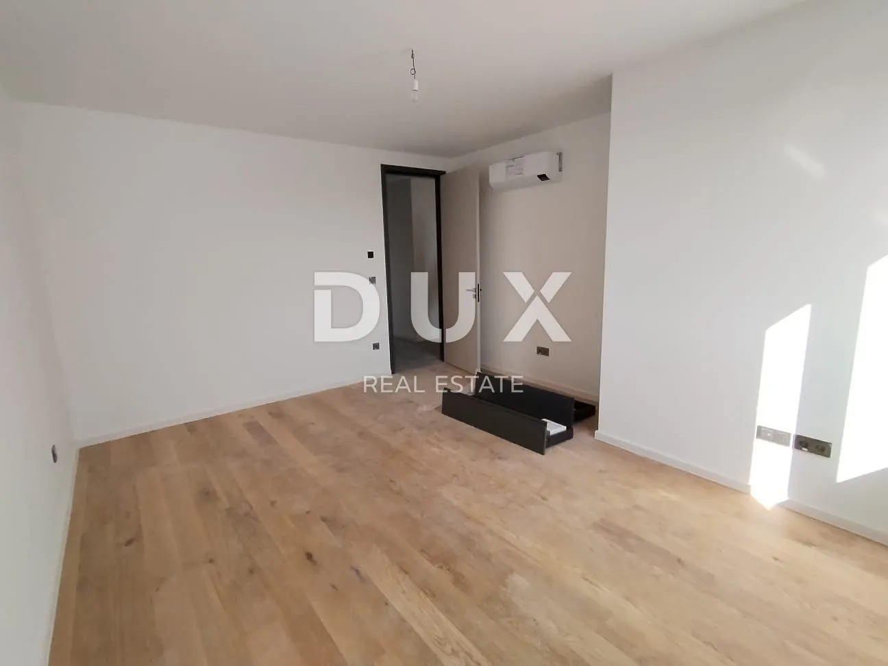 istra,pula -luksuzni smart home stan u centru 130 m2! - slika 23