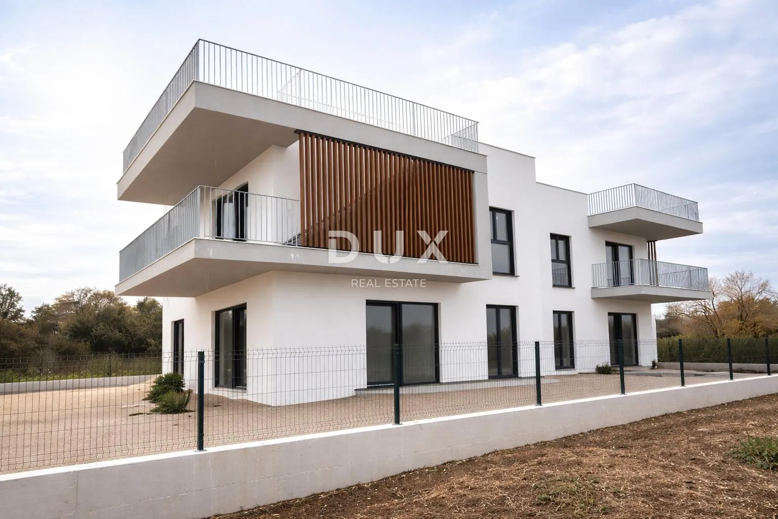 vodice, trosobni stan, 103,66 m², krovna terasa 106 m² - slika 5