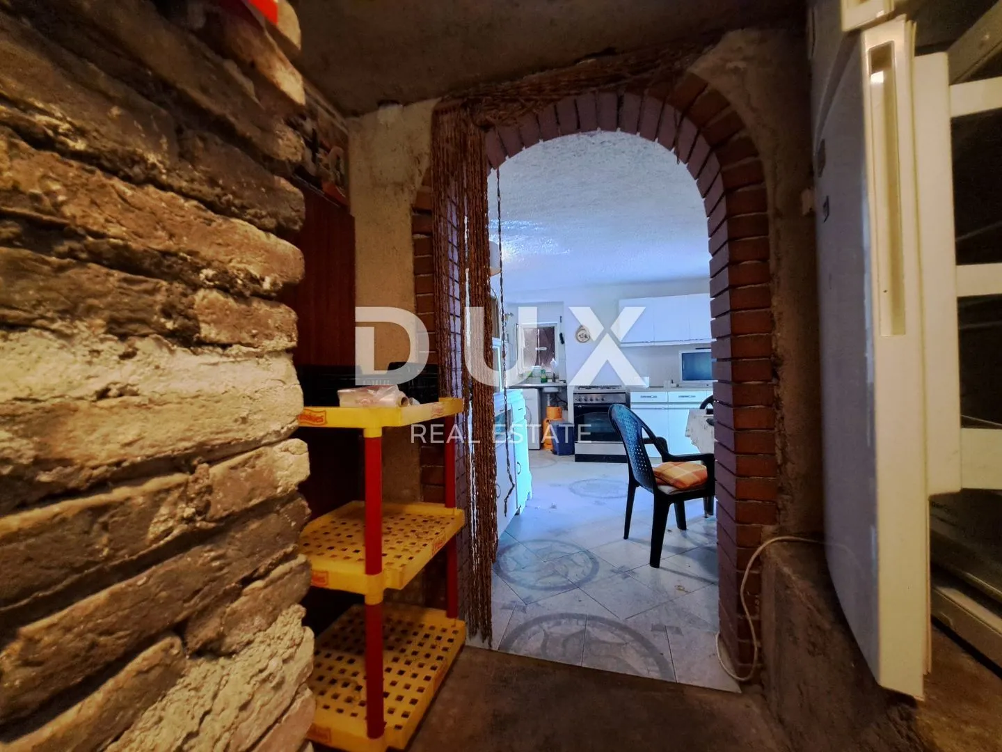 opatija, oprić - obiteljska kuća s tri stambene jedinice na parceli od 1890 m2 - slika 7