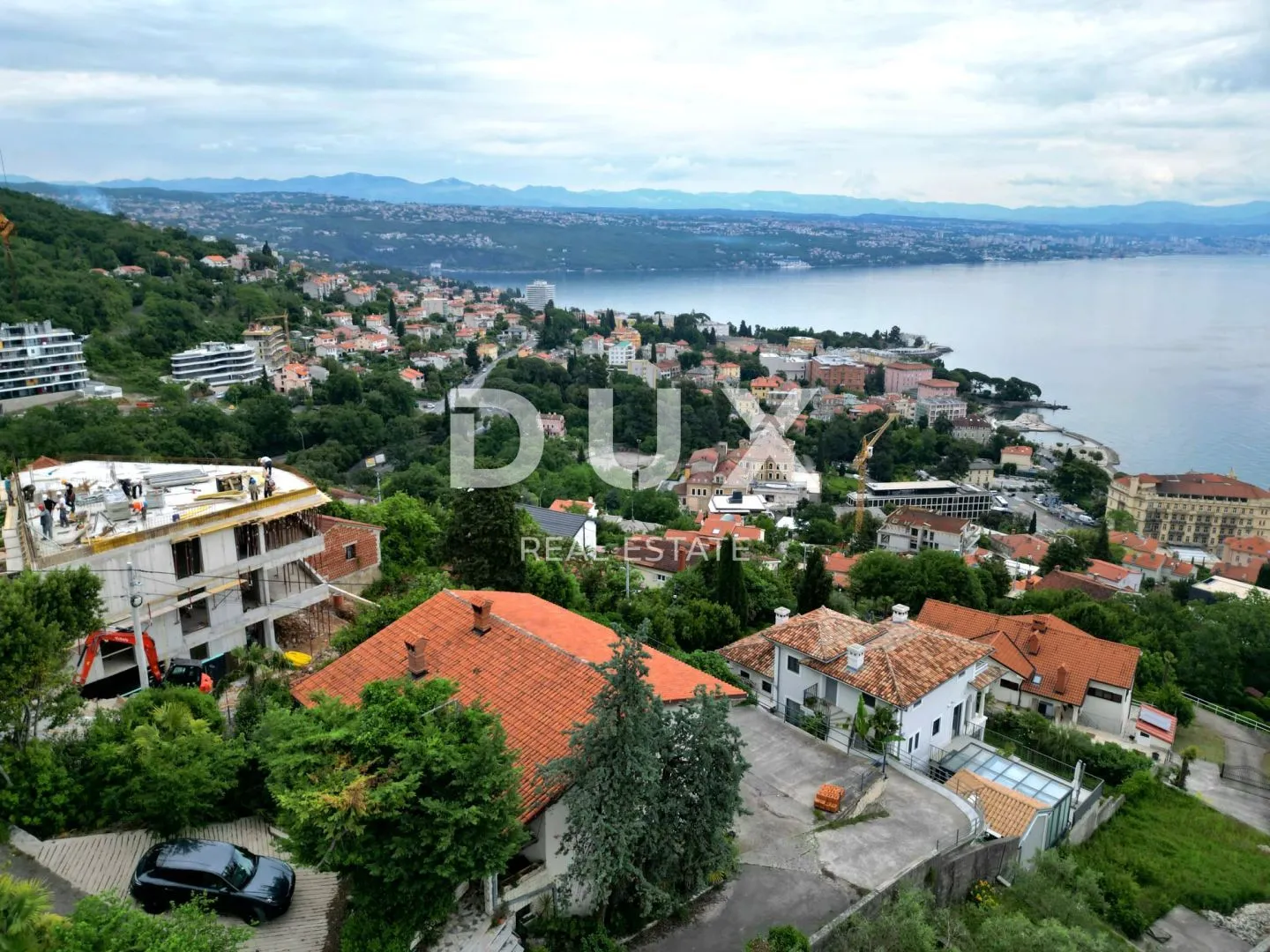 opatija, centar- samostojeća kuća 250m2 s panoramskim pogledom na more + okoliš 740m2 - slika 2